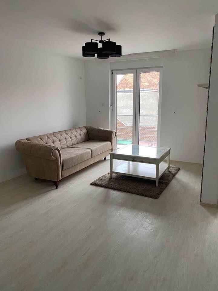 Sandra Apartmani Vrsac Exteriér fotografie
